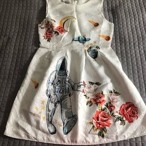 Roses and astronaut dress